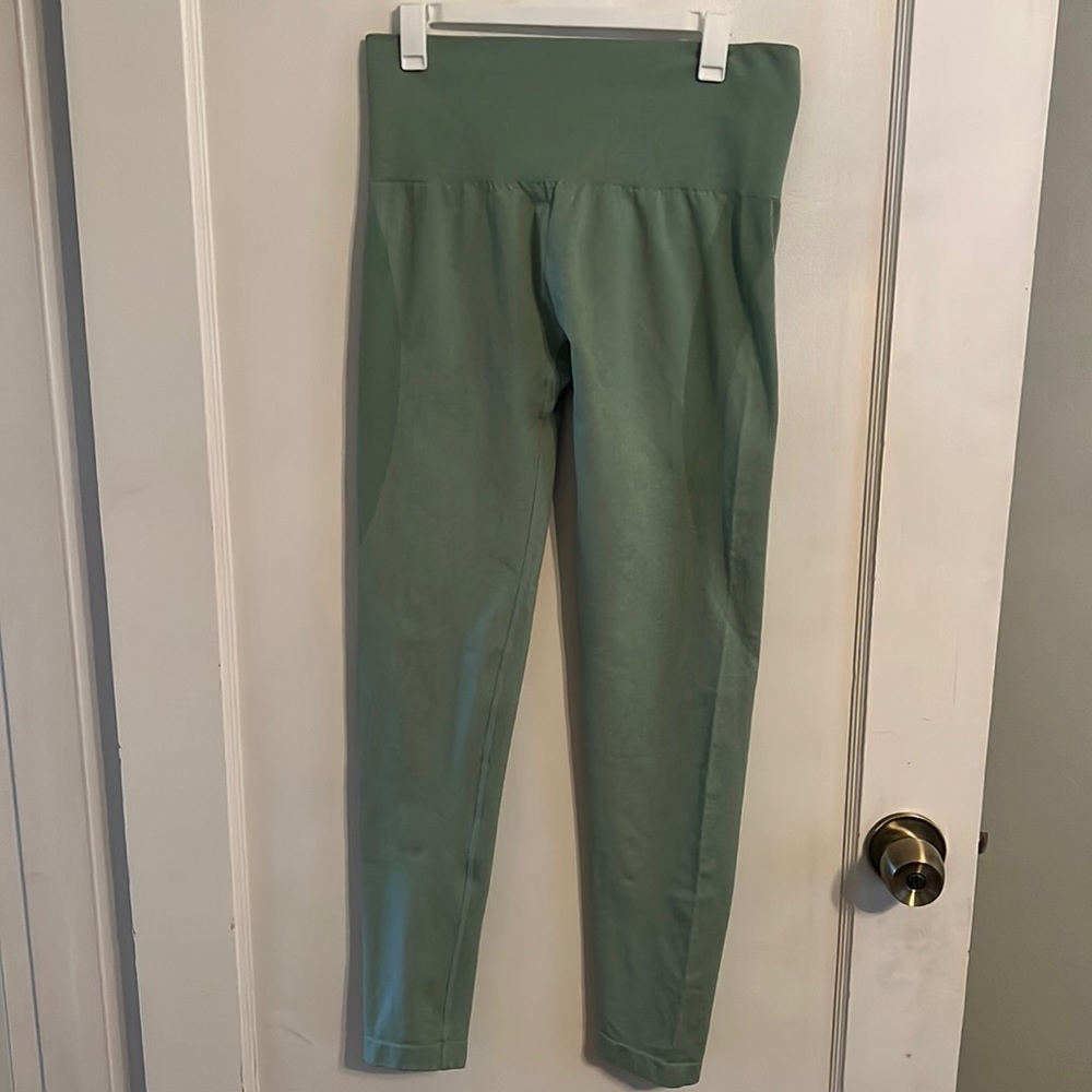 NVGTN Sage Green Contour Seamless Leggings Size Medium